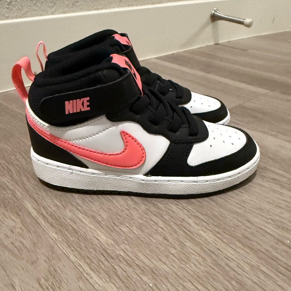 NWOT - Nike Court Borough Mid 2 - Black/Pink/White
